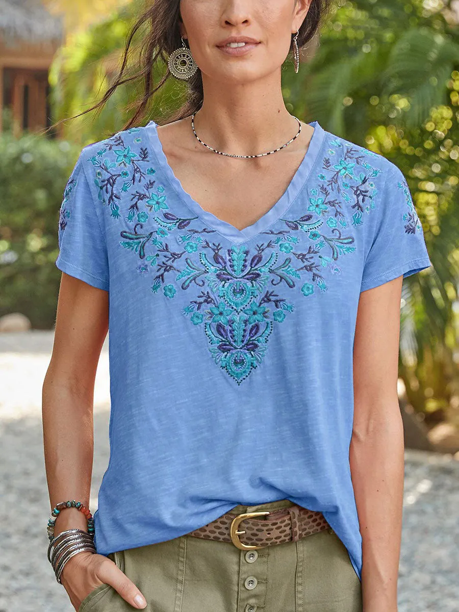 Fashionable Bohemian Printed Short-sleeved V-neck T-shirt