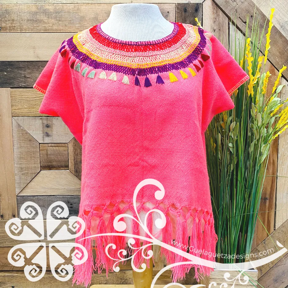 Small Women Embroider Top de Chal