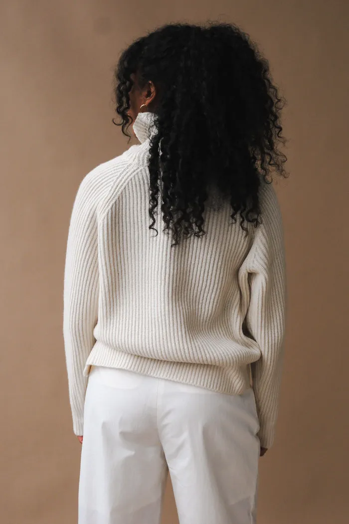 UNISEX RIBBED TURTLE NECK SWEATER